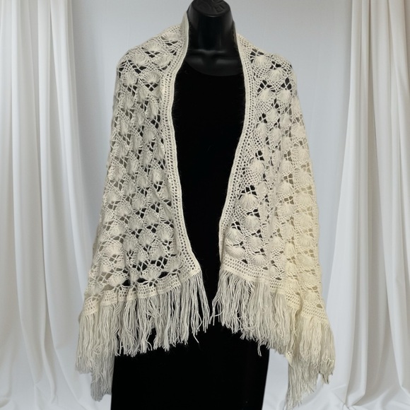 Off white angora crochet scarf shell design plus tassels - Picture 6 of 8